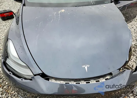 2021 Tesla Model Y z USA, uszkodzony, nr VIN 5YJYGDEE3MF076751